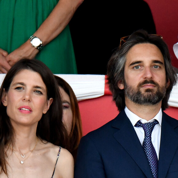 Charlotte Casiraghi et son mari Dimitri Rassam durant la dernière soirée de la 17eme édition du Longines Global Champions Tour à Monaco, le 1er juillet 2023 sur le port de Monaco, pour le Longines Global Champions. C'est le français Julien Épaillard qui a remporté le Longines Global Champions Tour Grand Prix du Prince de Monaco, doté de 1,5 millions d'euros, suivi par Harrie Smolders et Jane Sadran. © Bruno Bebert/Bestimage 