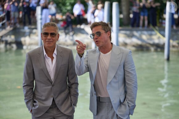 Venise, ITALIE - Venezia, 81ème Festival International du Film de Venise - George Clooney et Brad Pitt au photocall pour The Wolfs.