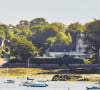 4 pièces, 9 chambres, 460 mètres carrés de surface habitable, 6000 mètres carrés de terrain... cette bâtisse a de quoi faire tourner des têtes.
Maison de Jane Birkin à Lannilis dans le Finistère. Photo by Christophe Geyres/ABACAPRESS.COM