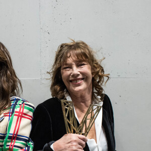 Lou Doillon et sa mère Jane Birkin - Backstage de la 36ème édition des Victoires de la Musique à la Seine Musicale à Boulogne-Billancourt, France, le 12 février 2021. © Cyril Moreau/Bestimage