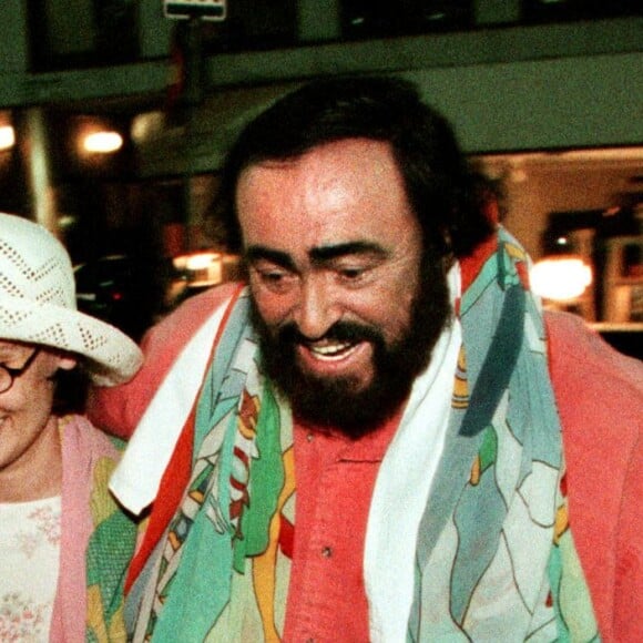 Luciano Pavarotti et son épouse Nicoletta Mantovani à Stockholm en 1999.