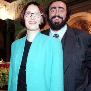 Luciano Pavarotti et son épouse Nicoletta Mantovani à Florence.