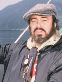 Luciano Pavarotti : Ligne haute tension, odeur du crottin de cheval... sa maison en Italie a de quoi étonner