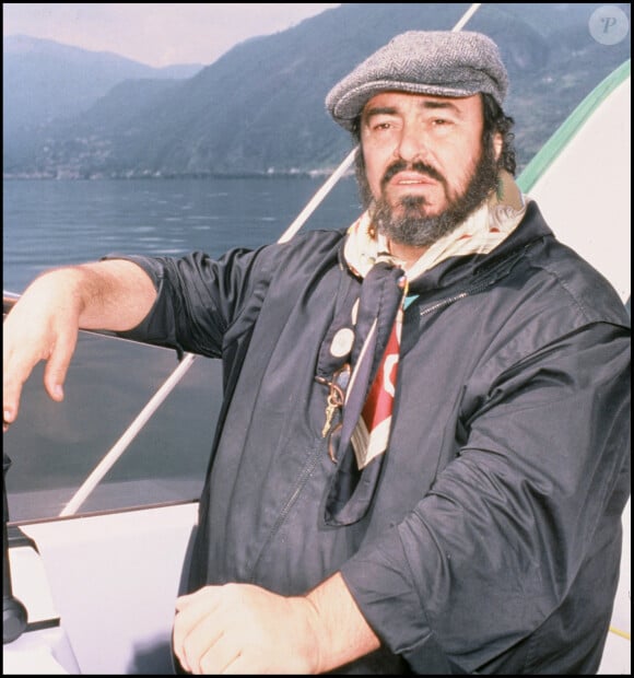 A quoi ressemble la maison de Luciano Pavarotti ?
Archives - Luciano Pavarotti sur un bateau