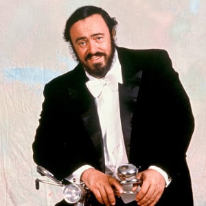 Située à Modène en Italie ?
Archives - Luciano Pavarotti en rendez-vous ?