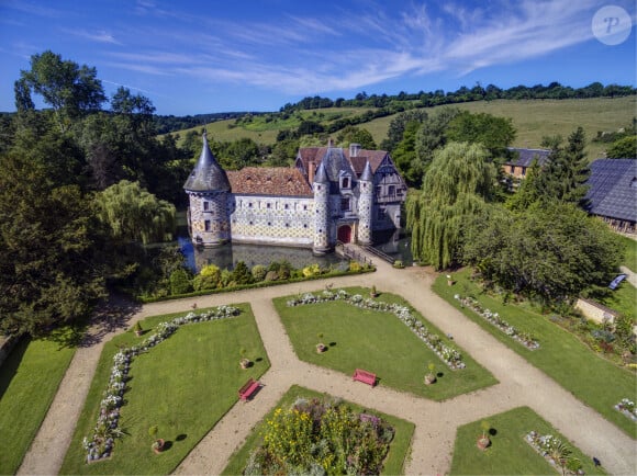 Dans les alentours 
Pays d'Auge : le Chateau de Saint-Germain-de-Livet (14) (Droits reserves pour l'edition de cartes postales et tous supports de carterie) - Photo by Godard/ANDBZ/ABACAPRESS.COM