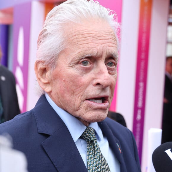 Michael Douglas - Arrivées à la soirée d'ouverture de la 50ème édition du Festival du Cinema Américain de Deauville, France, le 6 septembre 2024. © Denis Guignebourg/BestImage 