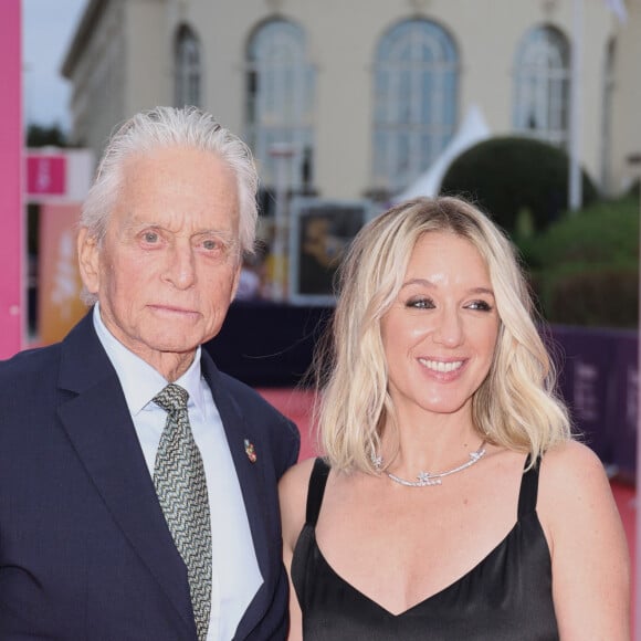 Michael Douglas et Ludivine Sagnier - Arrivées à la soirée d'ouverture de la 50ème édition du Festival du Cinema Américain de Deauville, France, le 6 septembre 2024. © Denis Guignebourg/BestImage 