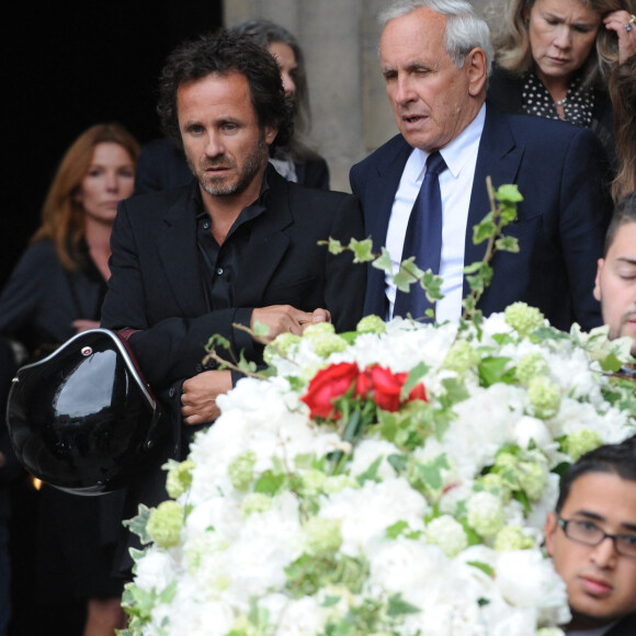  
Patrice Laffont, son fils Fabrice et sa fille Mathilde assistent à la cérémonie religieuse des obsèques de son père, l'éditeur Robert Laffont, à l'église Saint-Sulpice à Paris, France, le 26 mai 2010. Photo par Ammar Abd Rabbo/ABACAPRESS.COM