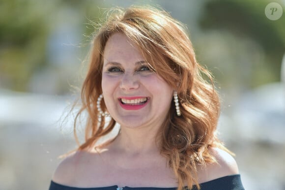 Et le fils de l'actrice de Demain Nous Appartient Ariane Séguillon
Ariane Séguillon assiste au photocall Demain Nous Appartient lors de la deuxième journée du 6e Festival international de Cannes à Cannes, France, le 15 avril 2023. Photo par Franck Castel/ABACAPRESS.COM