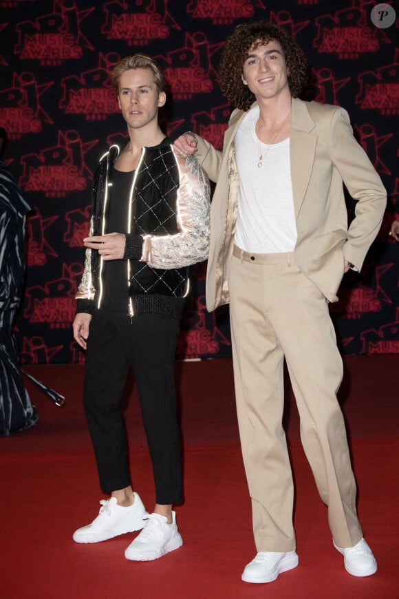 César Laurent de Rummel et Dorian Lauduique assistent aux 22e NRJ Music Awards, le 20 novembre 2021 à Cannes, France. Photo par David Niviere/ABACAPRESS.COM