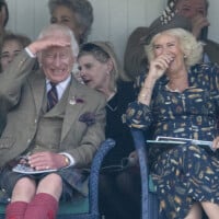 Camilla et Charles se lâchent en public : le couple pris d'un fou rire inarrêtable et ce n'est pas la première fois !