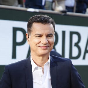 Exclusif - Laurent Luyat - Plateau de France Télévisions sur le court pour le direct de 20h à la suite de la Finale Hommes des Internationaux de France de Tennis de Roland Garros 2024 - Jour 15 à Paris. Le 9 Juin. © Bertrand Rindoff / Bestimage