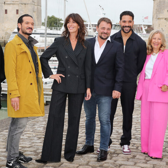 Les membres du jury Sonia Rolland, Bastien Burger, Pauline Gygax, Thierry Godard, Jeremy Nadeau, Caroline Franc et Stephanie Pillonca - Photocall du jury du festival de la fiction TV de La Rochelle le 10 septembre 2024. © Patrick Bernard/Bestimage
