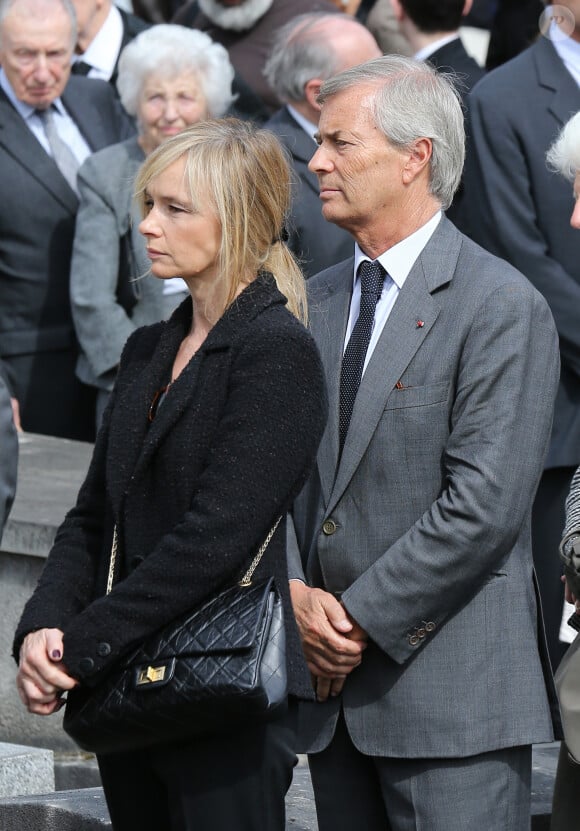 Anais jeanneret et Vincent Bollore - Obseques de Antoine Veil au cimetiere du Montparnasse a Paris. Le 15 avril 2013   Funeral of Antoine Veil at Montparnasse cemetery in paris on 15/04/2013