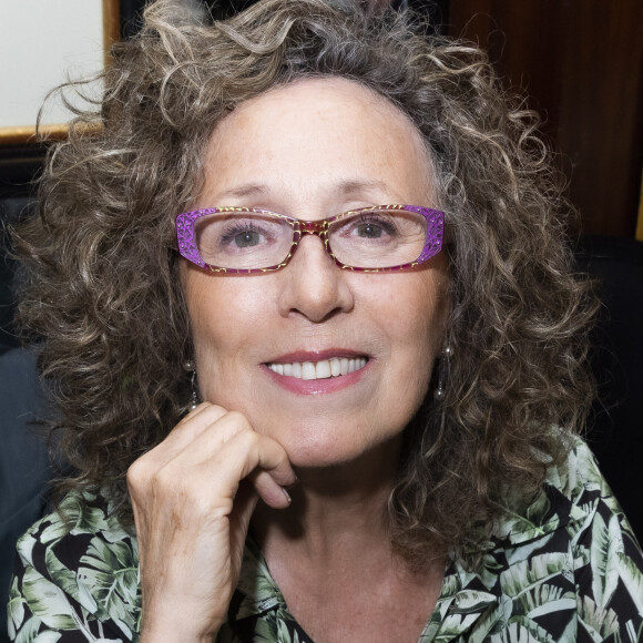 Mireille Dumas - Librairie éphémère au Fouquet's lors des remises du Prix du Livre de l'Art de Vivre Parisien, du Trophée du Bouquets et du Prix de la Mairie du 8ème - Paris le 08/06/2022 - © Jack Tribeca / Bestimage 