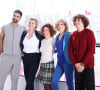 C'est l'une des séries les plus cultes du petit écran : "Plus Belle la vie" !
Joakim Latzko, Agathe de La Boulaye, Sylvie Flepp, Diane Dassigny et Tim Rousseau - Photocall de "Plus Belle la Vie" lors du 7ème festival international Canneséries à Cannes © Denis Guignebourg / Bestimage