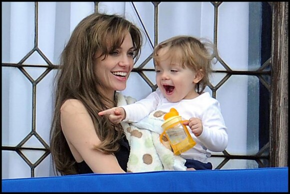 Angelina Jolie et son bébé, Knox ou Vivienne