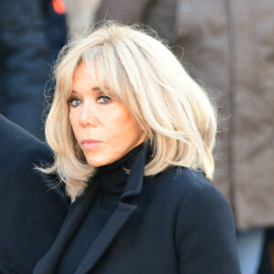 La justice française a rendu son verdict.
Le président de la République française Emmanuel Macron et la première Dame française Brigitte Macron - Arrivées aux obsèques de Gérard Collomb en la cathédrale Saint-Jean à Lyon. © Romain Doucelin/Bestimage 