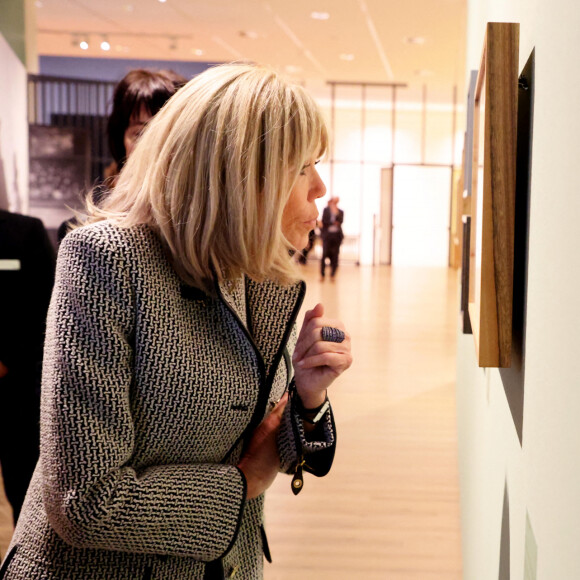 Brigitte Macron a visité l'exposition permanente consacrée à Paul Klee avec Muriel Zeender Berset, la femme du président de la Confédération suisse à Berne le 15 novembre 2023. © Dominique Jacovides / Bestimage 