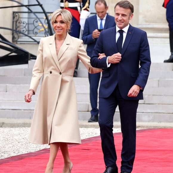 Emmanuel Macron, Président de la République Française, et la Première dame Brigitte Macron, accueillent les chefs d'Etat et de gouvernement présents à Paris pour la cérémonie d'ouverture des Jeux Olympiques de Paris 2024 (JO) © Dominique Jacovides - Pierre Perusseau / Bestimage