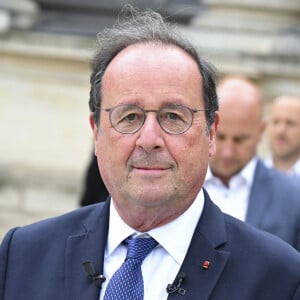 Arrivée de François Hollande, ancien président de la République et député de Corrèze, à l'Assemblée Nationale à Paris le 10 juillet 2024. © Michael Baucher / Panoramic / Bestimage 