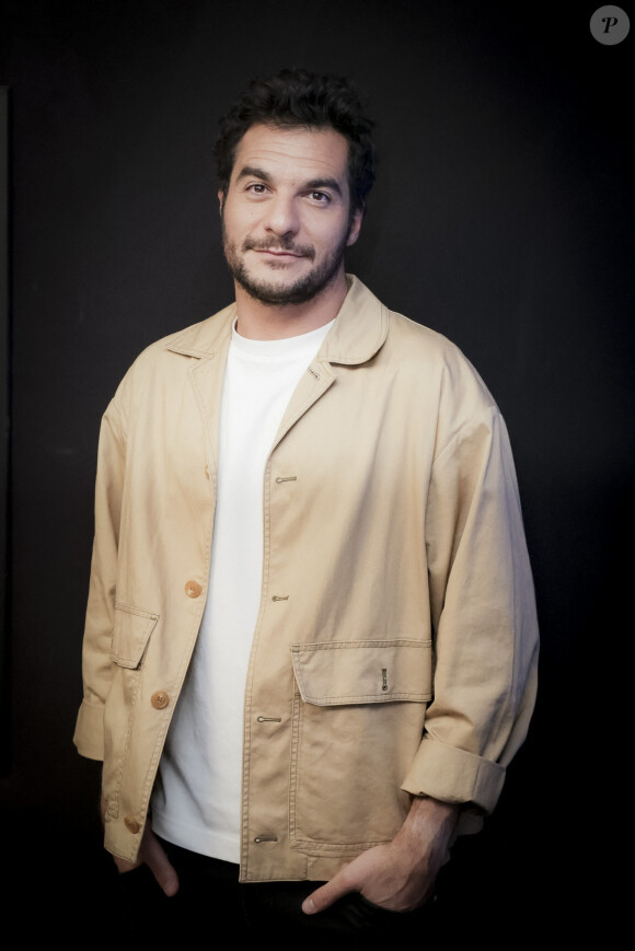 Amir se dévoile dans une interview au "Parisien"
Amir - Amir pose backstage en marge de sa venue à Radio J  © Jack Tribeca / Bestimage