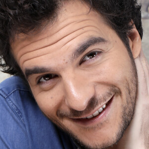 Portrait de Amir Haddad (AMIR, chanteur qui va participer au concours de l'Eurovision pour la France)