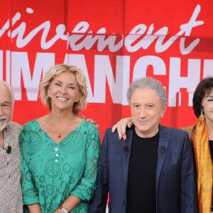 Exclusif - Francis Perrin, Corinne Touzet, Michel Drucker, Anny Duperey, Pascal Legitimus - Enregistrement de l'émission "Vivement Dimanche", présentée par M.Drucker et diffusée le 15 septembre sur France 3. Le 10 septembre 2024 © Guillaume Gaffiot / Bestimage