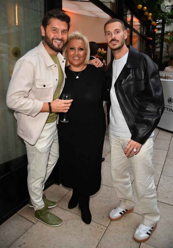 Il y a croisé l'animateur Christophe Beaugrand
Christophe Beaugrand, Jennifer Boccara (directrice générale de l'hôtel Les Jardins du Faubourg), Matt Pokora (M. Pokora) - L'hôtel Les Jardins du Faubourg célèbre ses 5 ans à Paris le 16 septembre 2024. © Veeren/Bestimage