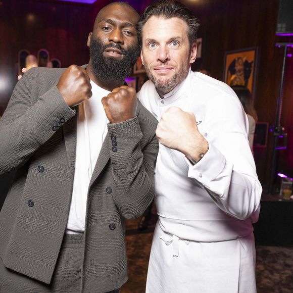 Pourtant, le cuisinier a décidé de revendre sa propriété, achetée "entre 400 000 et 500 000 euros"
 
Exclusif - Cédric Doumbé et Norbert Tarayre lors de l'inauguration du Restaurant & Bar 19.20 by Norbert Tarayre à l'hôtel Prince de Galles à Paris le 10 octobre 2023. Pierre Perusseau / Coadic Guirec / Bestimage