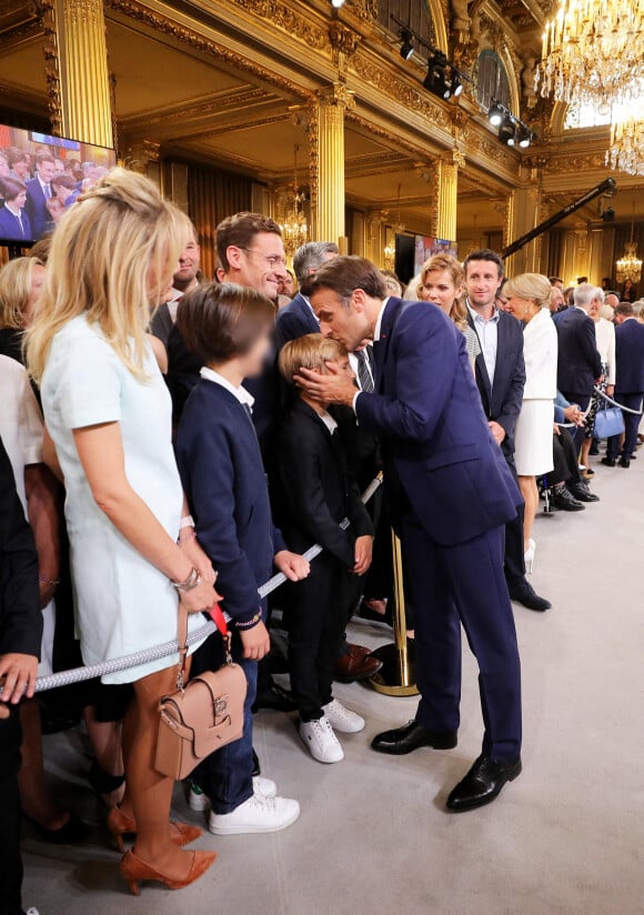 Laurence Auzière-Jourdan, Emmanuel Macron avec son frère Laurent Macron, Tiphaine Auzière et son compagnon Antoine, Brigitte Macron - Cérémonie d'investiture du président de la République, Emmanuel Macron au Palais de l'Elysée à Paris le 7 Mai 2022, suite à sa réélection le 24 avril dernier. © Dominique Jacovides/Bestimage 