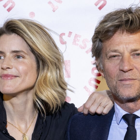 En couple depuis longtemps avec Alice Taglioni, il est très secret sur sa vie privée 
Alice Taglioni, Laurent Delahousse au photocall des invités au dîner de gala de l'association "Un rien c'est tout" au musée de l'armée aux Invalides à Paris le 7 mars 2024. © Cyril Moreau / Bestimage 