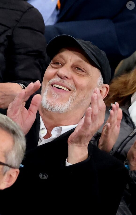 Tom Novembre dans les tribunes des Internationaux de France de tennis de Roland Garros 2024 à Paris, France, le 30 mai 2024. © Jacovides-Moreau/bestimage