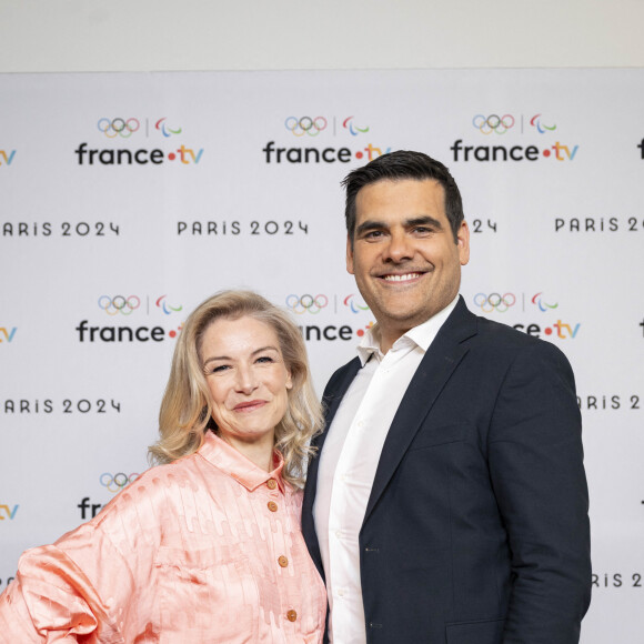 Louise Ekland et Mathieu Lartot lors de la présentation des journalistes et chroniqueurs de France Télévisions pour les Jeux Olympiques 2024 au musée de l'Homme à Paris, le 11 juin 2024. © Pierre Perusseau / Bestimage 