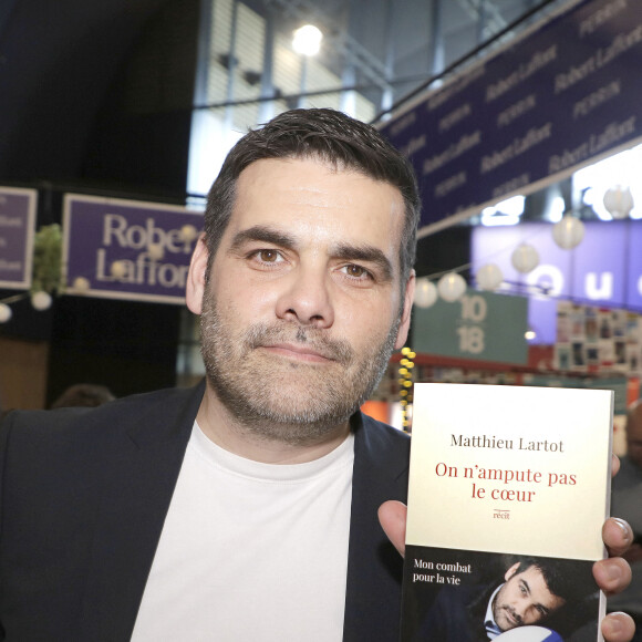 C'était une collaboratrice très proche de Matthieu Lartot puisqu'elle lui avait permis d'écrire son premier livre "On n'ampute pas le coeur" 
Matthieu Lartot - Festival du livre de Paris 2024 le 12 avril 2024. © Cedric Perrin / Bestimage