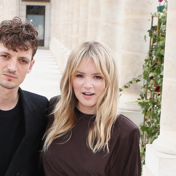 Semi-exclusif - Niels Schneider et sa compagne Virginie Efira - 35ème édition des "Trophées ANDAM" dans les jardins du Palais Royal à Paris, France, le 27 juin 2024. © Christophe Clovis / Bestimage