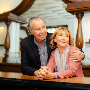 Michel Leeb et Marie-Anne Chazel sont les deux têtes d'affiche de la pièce "Parle-moi d'amour"
Michel Leeb et Marie-Anne Chazel pour "Parle-moi d'amour" au théâtre de la Michodière à Paris. © Louis Lepron