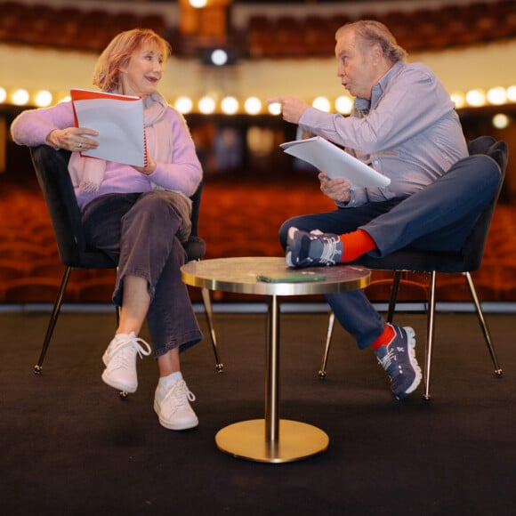 La pièce de Philippe Claudel se joue au théâtre de la Michodière à Paris
Michel Leeb et Marie-Anne Chazel pour "Parle-moi d'amour" au théâtre de la Michodière à Paris. © Louis Lepron