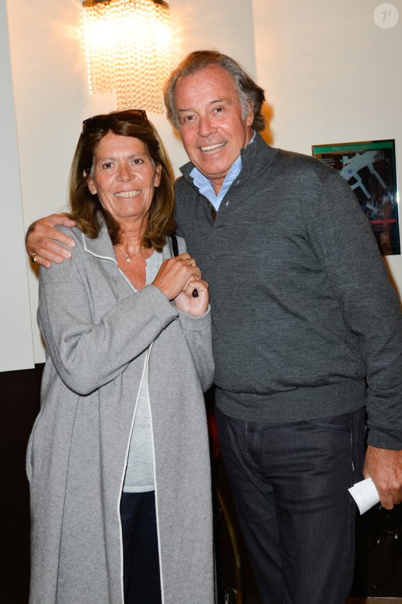 Michel Leeb a pu compter sur le soutien de sa femme Béatrice
Michel Leeb avec sa femme Béatrice - Inauguration du théâtre de la Tour Eiffel à Paris le 16 octobre 2017. © Coadic Guirec/Bestimage