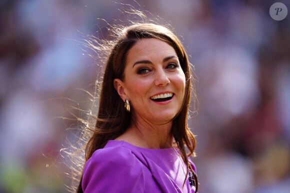 La princesse de Galles lors de la présentation du trophée de la finale du simple messieurs lors de la quatorzième journée des Championnats de Wimbledon 2024 au All England Lawn Tennis and Croquet Club, Londres. UK, le : Dimanche 14 juillet 2024. Photo par Mike Egerton/PA Wire/ABACAPRESS.COM