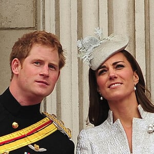 Le prince Harry et la duchesse de Cambridge sur le balcon du palais de Buckingham après la montée des couleurs à Horse Guards Parade, à Londres, Royaume-Uni, le samedi 14 juin 2014. Photo par Xposure/ABACAPRESS.COM