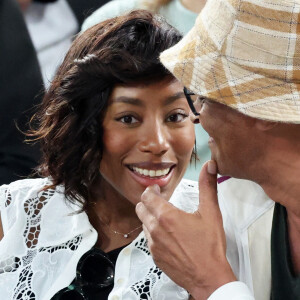 Avec Malika ils vont avoir une petite fille.
Yannick Noah et sa compagne Malika - Les célébrités en tribunes pendant l'épreuve de basketball de Demi-Finale opposant la France à l'Allemagne lors des Jeux Olympiques de Paris 2024 (JO) à l'Arena Bercy, à Paris, France, le 8 août 2024. © Jacovides-Perusseau/Bestimage