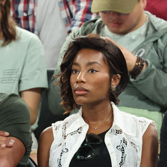 Yannick Noah et sa compagne Malika - Les célébrités en tribunes pendant l'épreuve de basketball de Demi-Finale opposant la France à l'Allemagne lors des Jeux Olympiques de Paris 2024 (JO) à l'Arena Bercy, à Paris, France, le 8 août 2024. © Jacovides-Perusseau/Bestimage