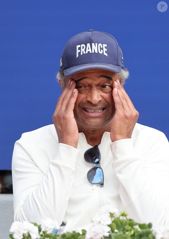 n'hésitant pas à partager leur étonnement avec lui. "Tous les potes sont là : "Putain mais Yan, t'es un dingue ?" Bah oui, mais ça vous le savez depuis le temps...",
Yannick Noah, coach de l'équipe de France paralympique de tennis fauteuil lors de la rencontre de tennis fauteuil entre S.Houdet et M.delaPuente en quart de finale des jeux paralympiques Paris 2024 le 4 septembre 2024. © Dominique Jacovides / Bestimage