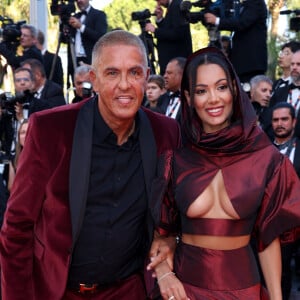 Samy Naceri et Sofia Athena - Montée des marches pour la cérémonie de clôture du 77ème Festival International du Film de Cannes au Palais des Festivals à Cannes. Le 25 mai 2024 © Jacovides-Moreau / Bestimage 