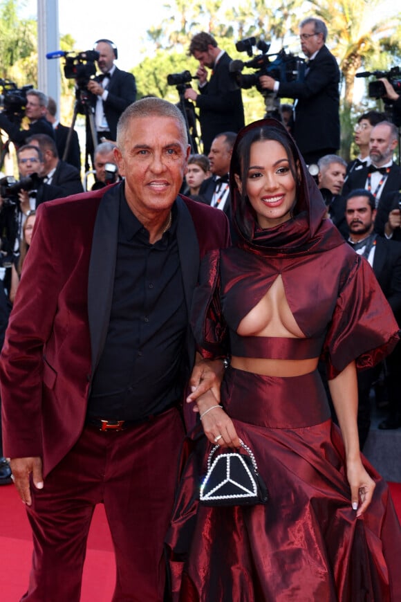 Samy Naceri et Sofia Athena - Montée des marches pour la cérémonie de clôture du 77ème Festival International du Film de Cannes au Palais des Festivals à Cannes. Le 25 mai 2024 © Jacovides-Moreau / Bestimage 