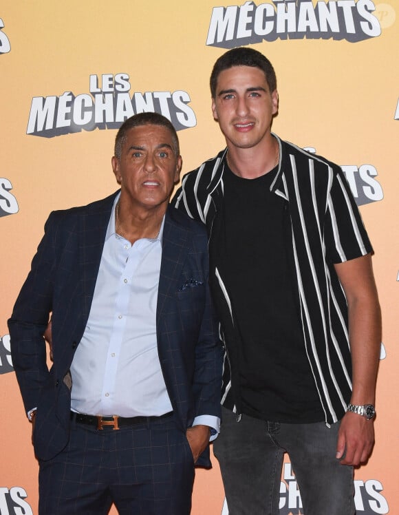 "Je suis un homme de 63 ans. J'ai muri. Je me suis débarrassé d'un entourage toxique", a confié la star aux équipes de "Télé 7 jours".
Samy Naceri et son fils Julian Naceri - Avant-première du film "Les Méchants" au Grand Rex à Paris le 7 septembre 2020. © Coadic Guirec/Bestimage