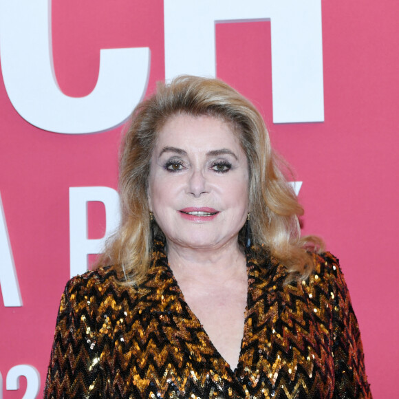 Catherine Deneuve au photocall du "concerto pour la paix" de Omar Harfouch au Théâtre des Champs-Elysées à Paris le 18 septembre 2024. © Rachid Bellak / Bestimage