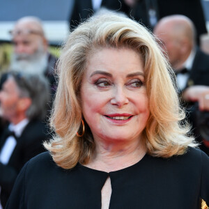 "Catherine Deneuve présidera la 50e cérémonie des César, le vendredi 28 février prochain, sur la scène de l'Olympia", précise un communiqué de Canal+
 
Catherine Deneuve - Montée des marches du film " L'amour ouf " lors du 77ème Festival International du Film de Cannes, au Palais des Festivals à Cannes. Le 23 mai 2024 © Bruno Bebert / Bestimage